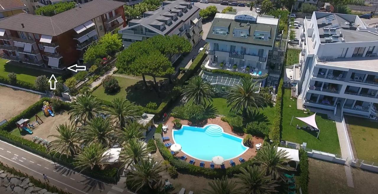Hotel Ambasciatori Pineto Esterno foto