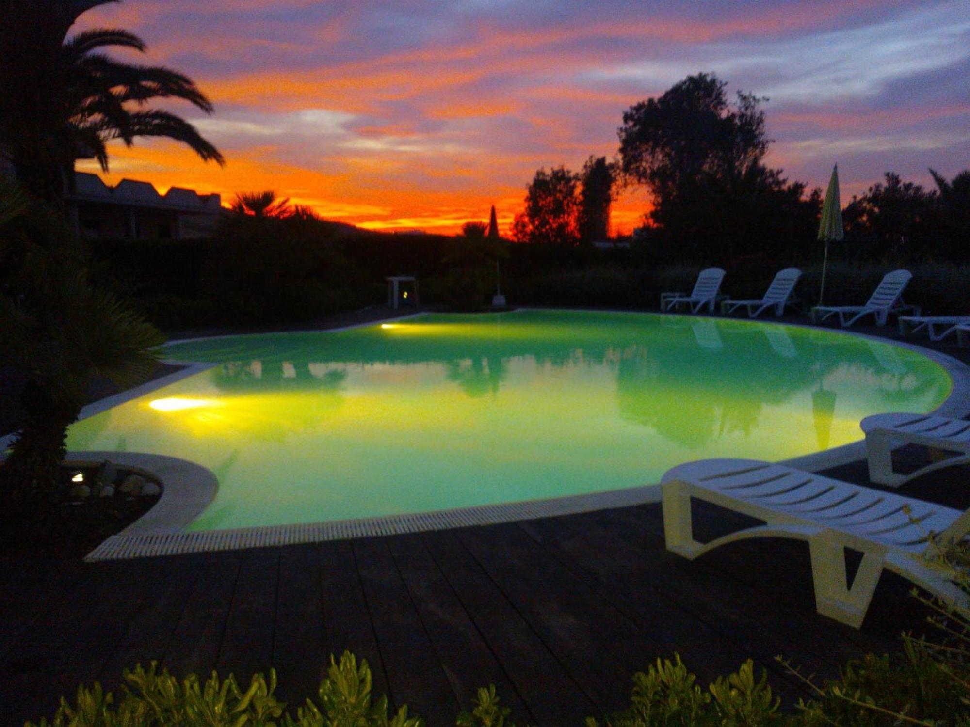 Hotel Ambasciatori Pineto Esterno foto