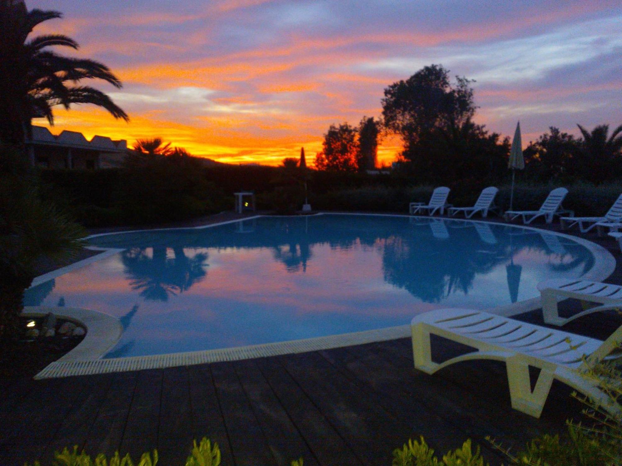 Hotel Ambasciatori Pineto Esterno foto
